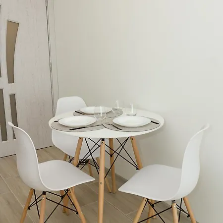 Modern Haven In Retreat With Chic Ambiance By Flat Mаnager דירה וארנה