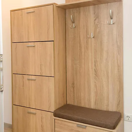 Modern Haven In Retreat With Chic Ambiance By Flat Mаnager וארנה