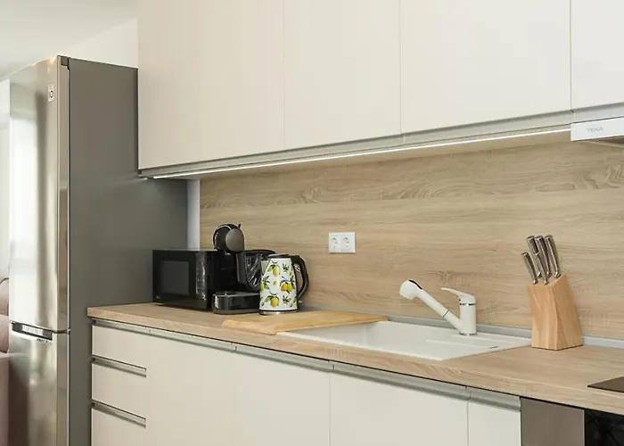 Modern Haven In Retreat With Chic Ambiance By Flat Mаnager * Warna