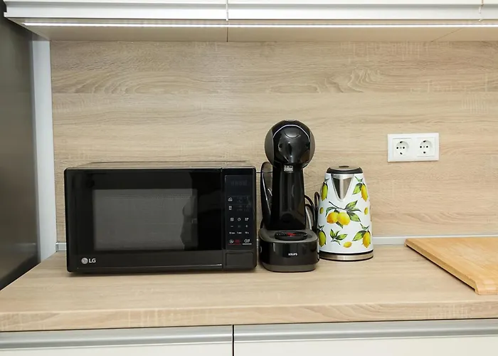 Modern Haven In Retreat With Chic Ambiance By Flat Mаnager Warna